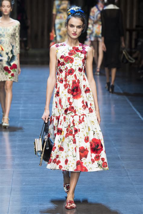 dolce gabbana a fiori nero e rosso|vestiti dg dolce e gabbana.